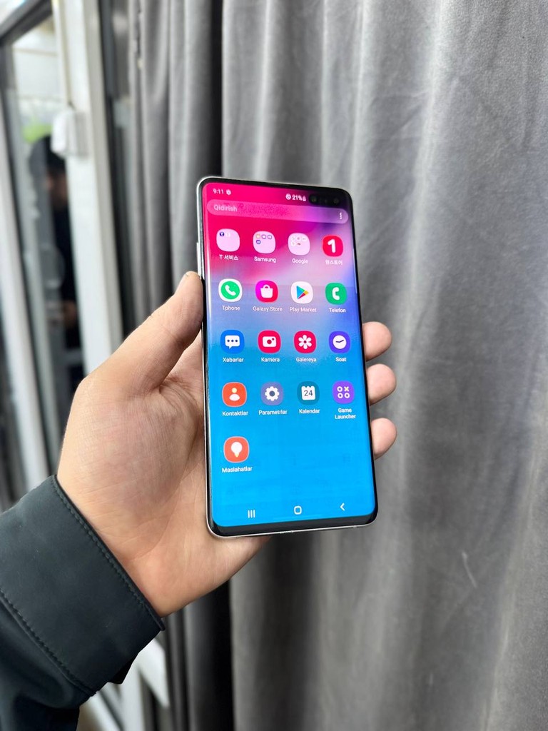 Samsung S10 5G - 256GB, 8GB RAM, LIKE_NEW image 2