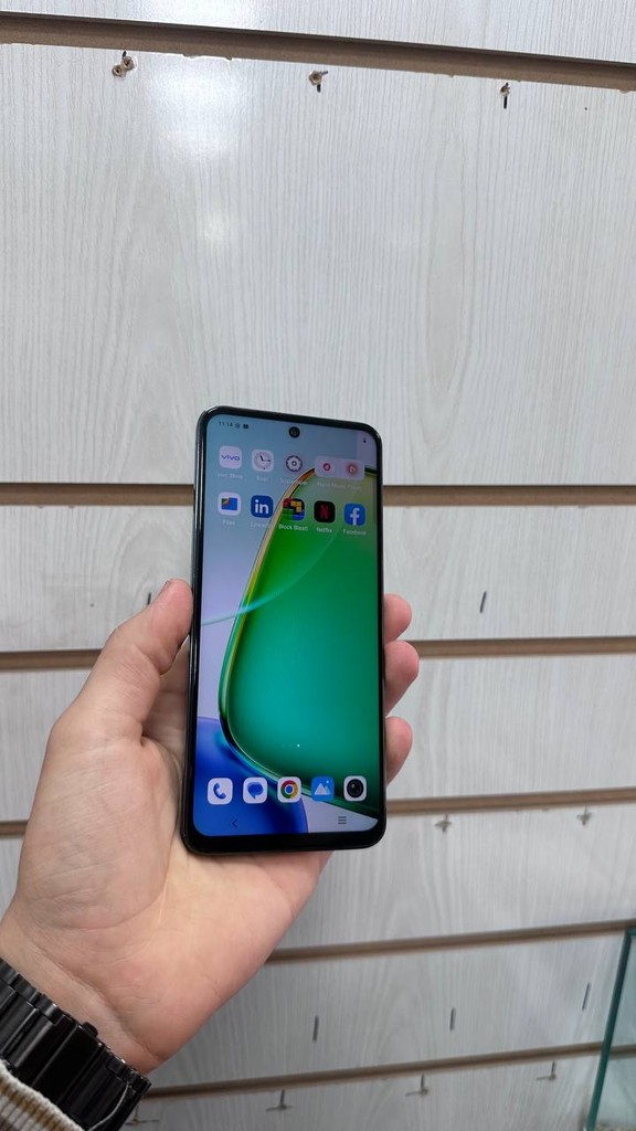 Vivo Y28 - 8GB RAM + 256GB image 3