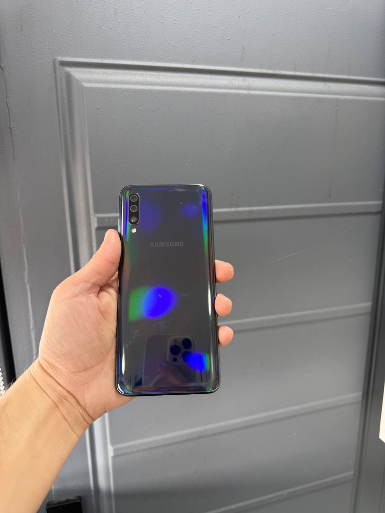 Samsung A70, 6/128GB, Yaxshi holat image 2