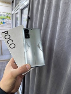 Poco F4 GT 5G - Snapdragon 8 Gen 1, 12/128 GB, 129$