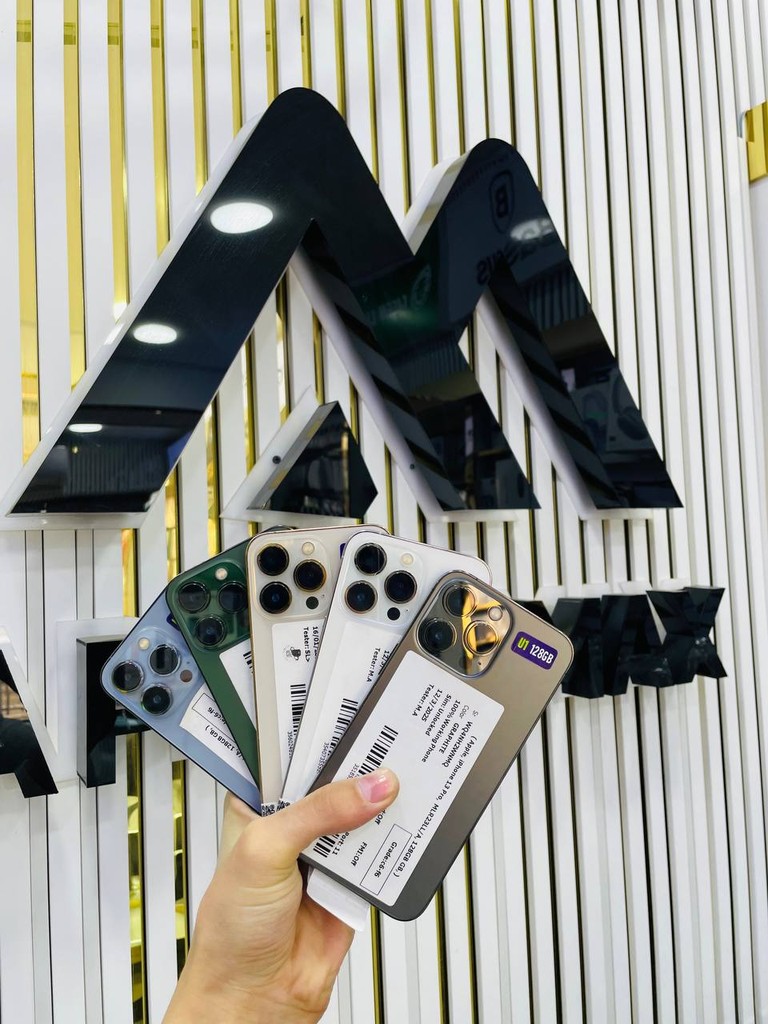 iPhone 13 Pro 128GB - LIKE NEW, 435$ image 1