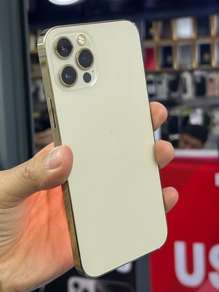 iPhone 12 Pro 128GB Gold - LIKE NEW image 2