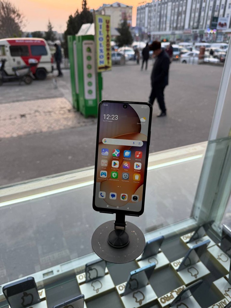 Redmi Note 13 8/128GB, Yaxshi holatda image 1