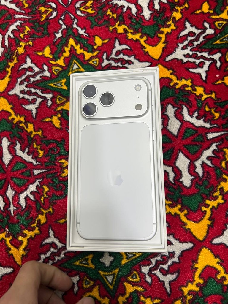 iPhone 17 Pro Max 256 GB - Silver, NEW, Full box image 1