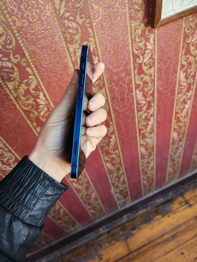 iPhone 12, 64GB, Ko‘k, iOS 26.2.1, Face ID, Ekran toza image 4