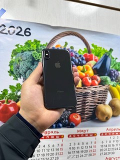 iPhone Xs 64GB — Face ID, 99$