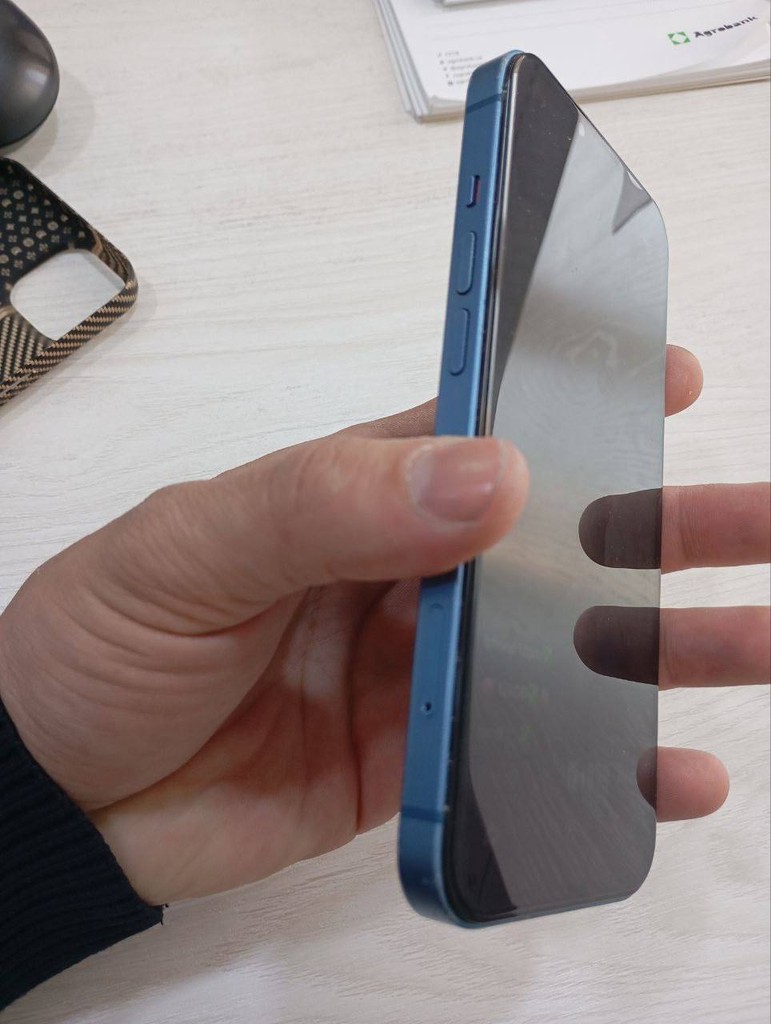 iPhone 13, ko‘k, 128GB – displey va batareya almashtirilgan image 1