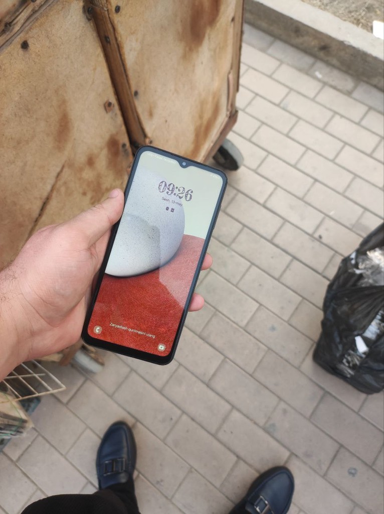 A13, 128GB, oq rangli, ekranida oq dog' bor image 2