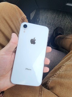 iPhone XR 64GB - ekran singan, USED