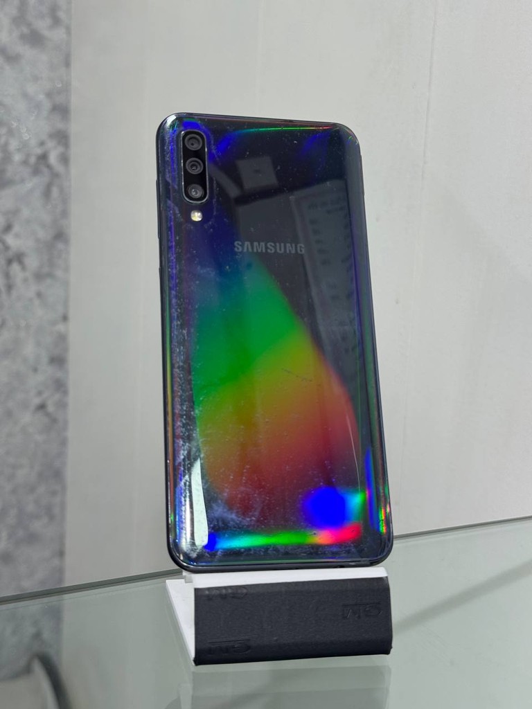 Samsung A50 64GB, ishlaydi, holati yaxshi image 1