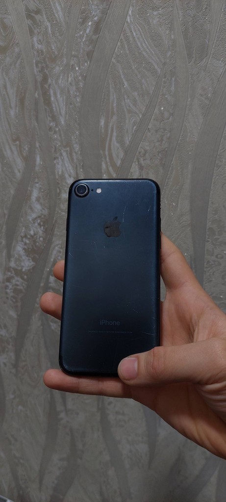 iPhone 7 32GB, qora, holati yaxshi image 4