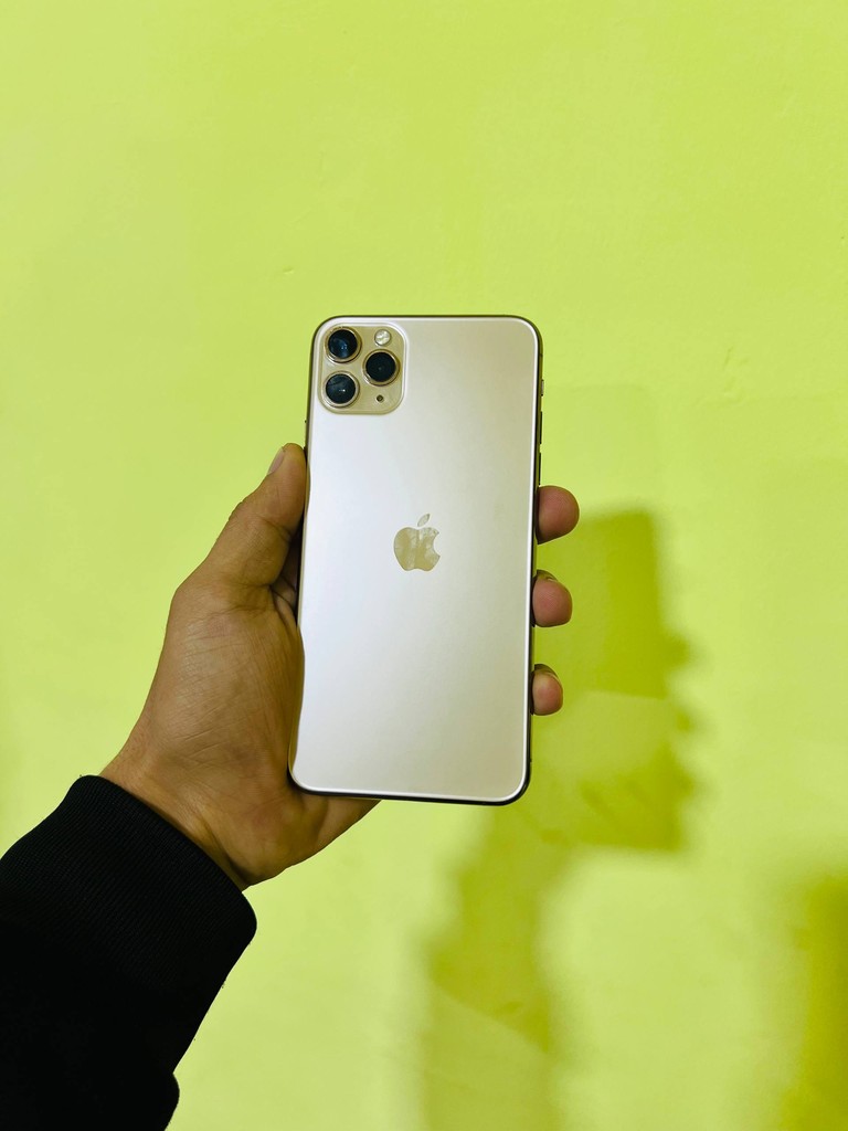 iPhone 11 Pro Max 256GB - USED image 3