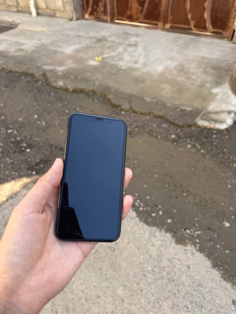 iPhone 11 Pro, 64GB, 77% zaryad, 2x kamera image 1