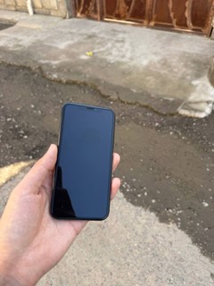 iPhone 11 Pro, 64GB, 77% zaryad, 2x kamera
