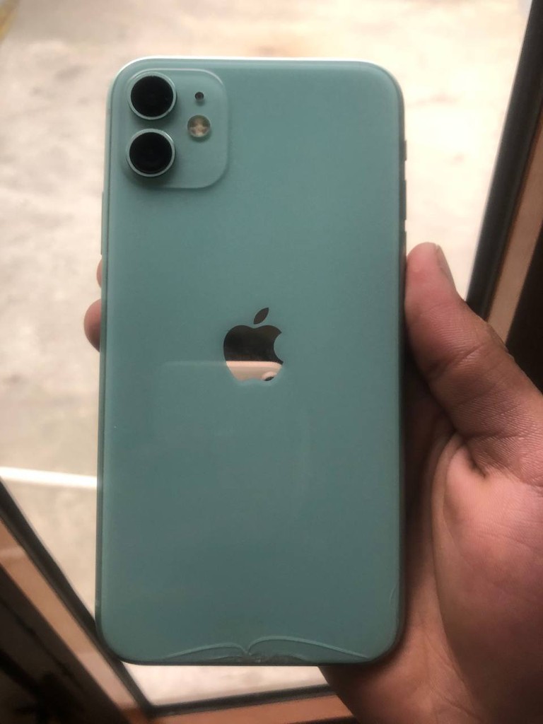 iPhone 11, 64GB, yaxshi holatda image 1