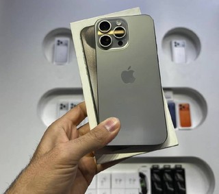 iPhone 15 Pro Max 256GB - 48 MP kamera, 85% batareya, Natural rang