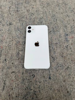 iPhone 11 128 GB — bateriya 75%, USED