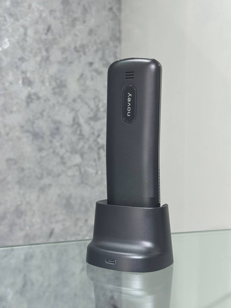 Novey D10 - LIKE_NEW, UNLOCKED image 2