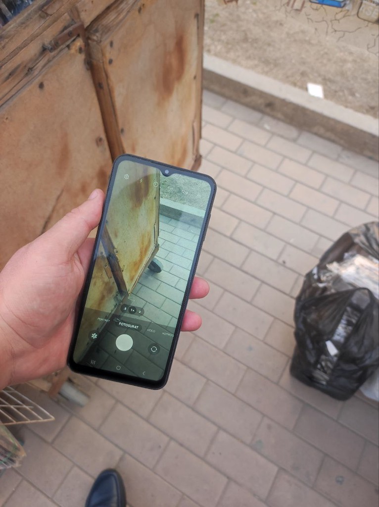 A13, 128GB, oq rang, ekranida oq dog'i bor image 5