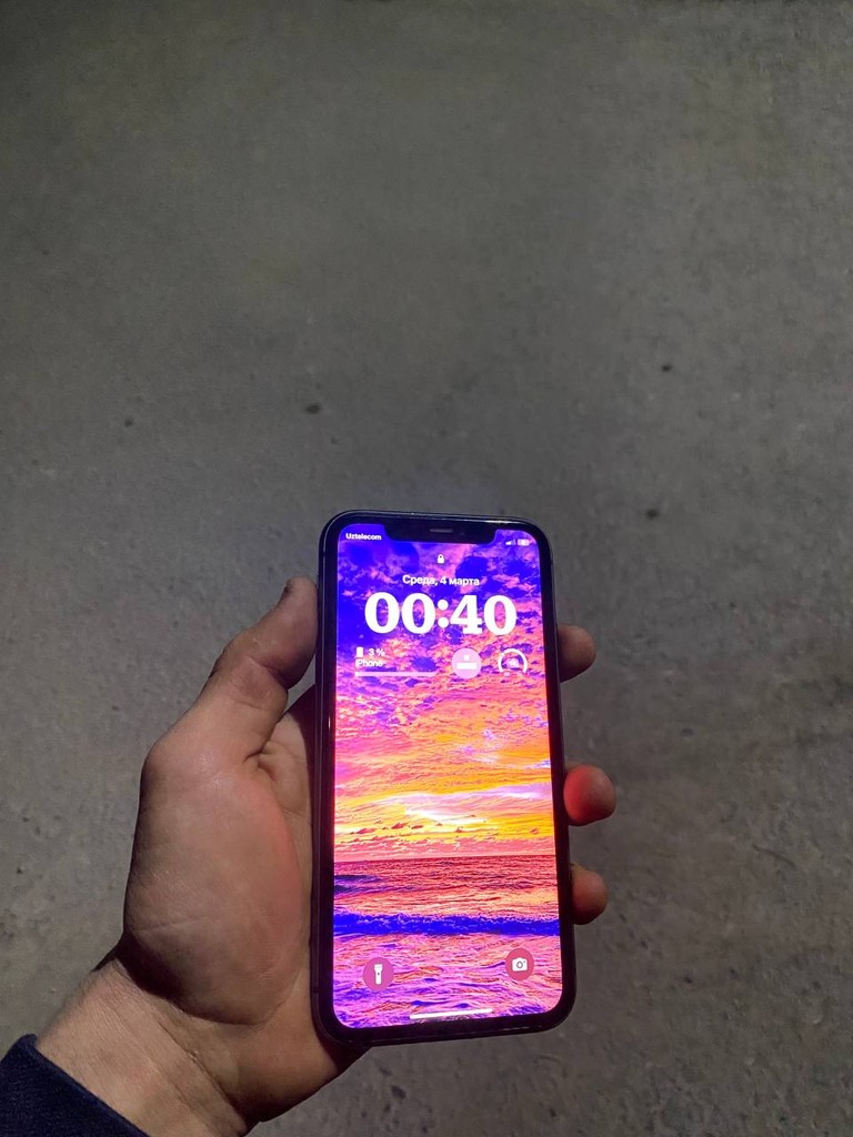 iPhone 11 64GB image 1