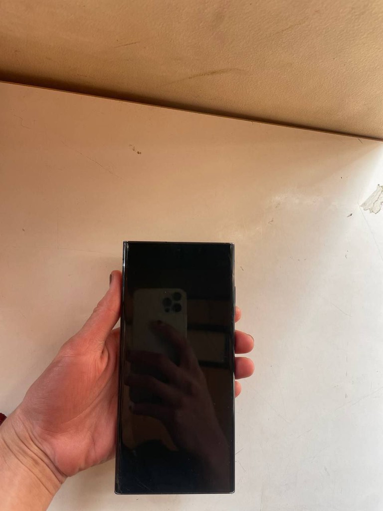 Samsung Galaxy S23 Ultra 256GB - qora, ishlatilgan, ekran yarim qismi muammo image 5