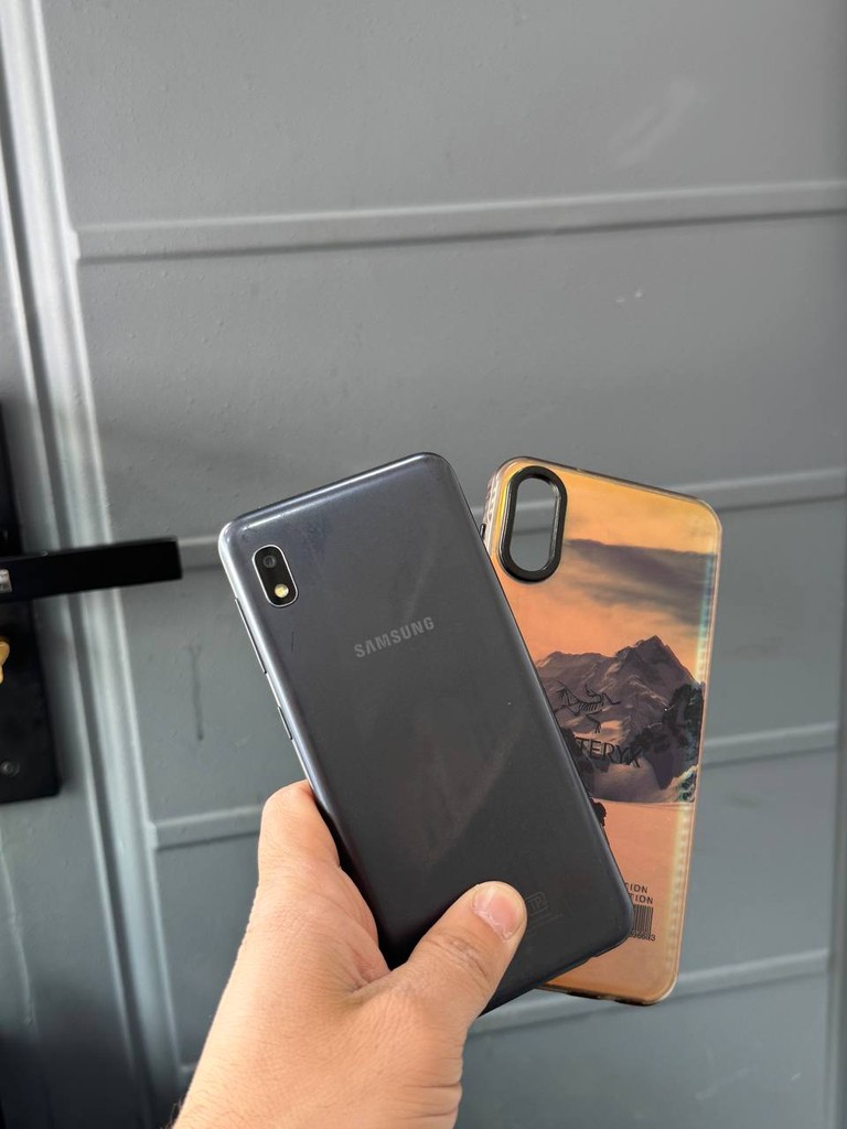 Samsung A10 32GB image 2