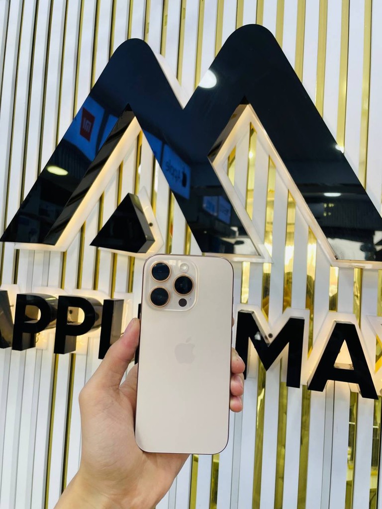 Apple iPhone 16 Pro 128GB, 100% battery, 122 cycles, Desert Titanium image 1