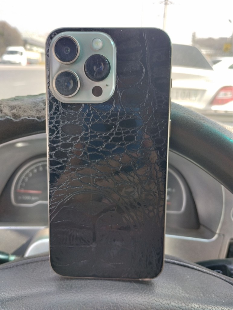 iPhone 15 Pro Max 512GB — nuqsonli, orqa kamera shikastlangan image 2