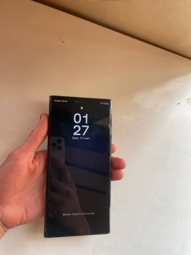 Samsung Galaxy S23 Ultra 256GB - qora, ishlatilgan, ekran yarim qismi muammo image 3