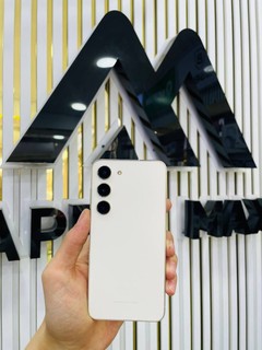 Samsung Galaxy S23 256GB White — 10/10 holat, 3900mAh, 30 kun garanti