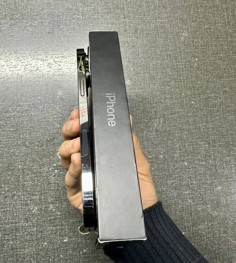 iPhone 13 Pro Max 128GB, Black, USED image 3