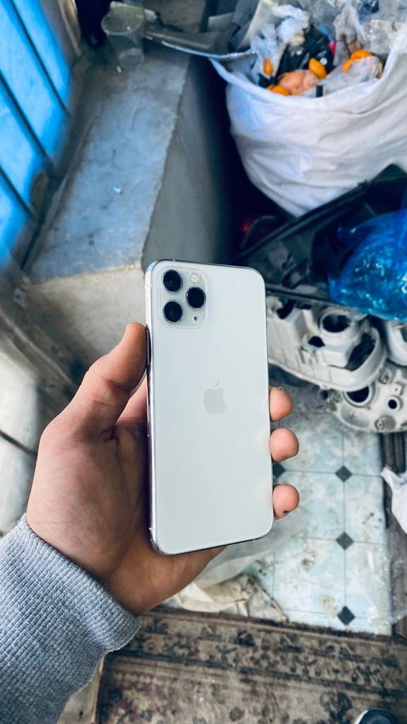 iPhone 11 Pro 256GB, SIM/eSIM qo'llab-quvatlash, 18-versiya image 6