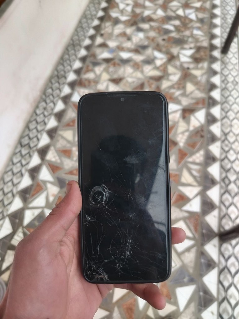 Infinix Hot 30 I — 6/128GB, yaxshi kamera, qora rang image 5