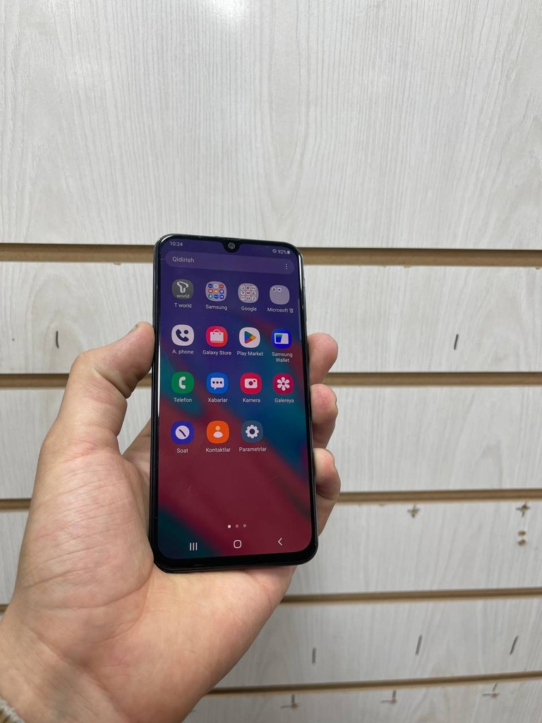 Galaxy A40 4/64GB - rangi rasmda image 1