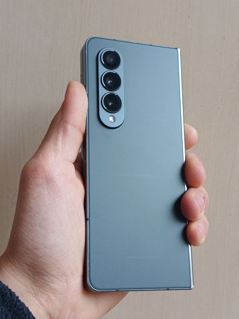 Z Fold 4, 12/256GB, deyarli yangi image 1