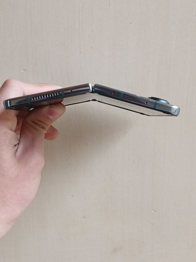 Z Fold 4, 12/256GB, deyarli yangi image 3