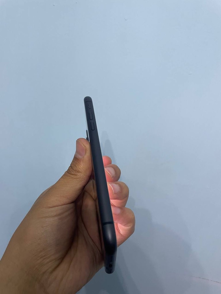 iPhone 11 - 64GB, Black, 2 SIM, Face ID, 88% batt, 10/10 image 3