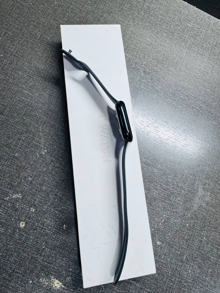 Apple Watch Series 7 45mm, 32GB, Midnight Aluminum — NEW image 3