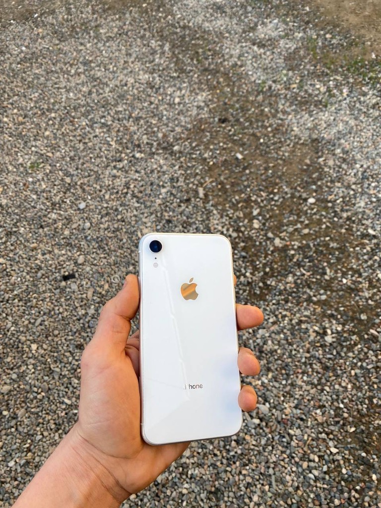 IPhone XR 64GB image 1