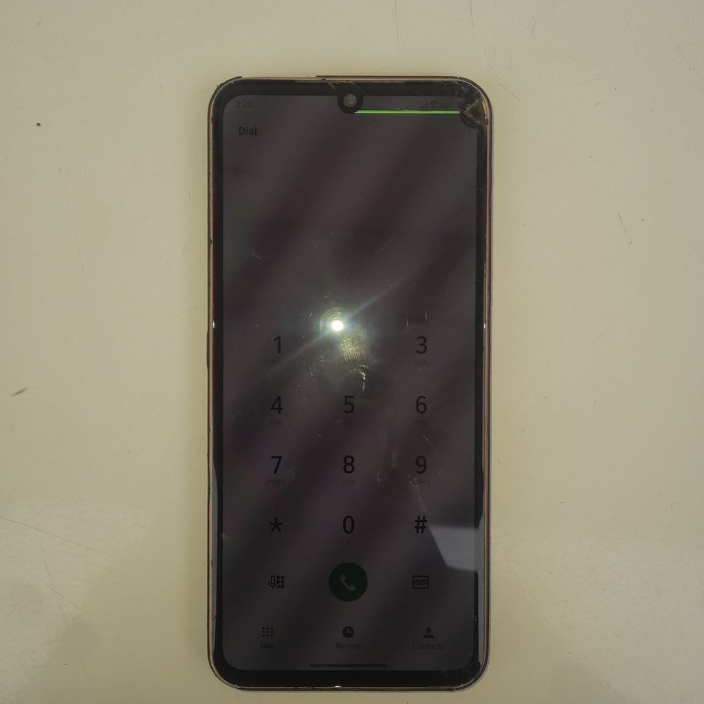 LG V60 8/128GB, ishlaydi tez, ekran krishka bor image 1