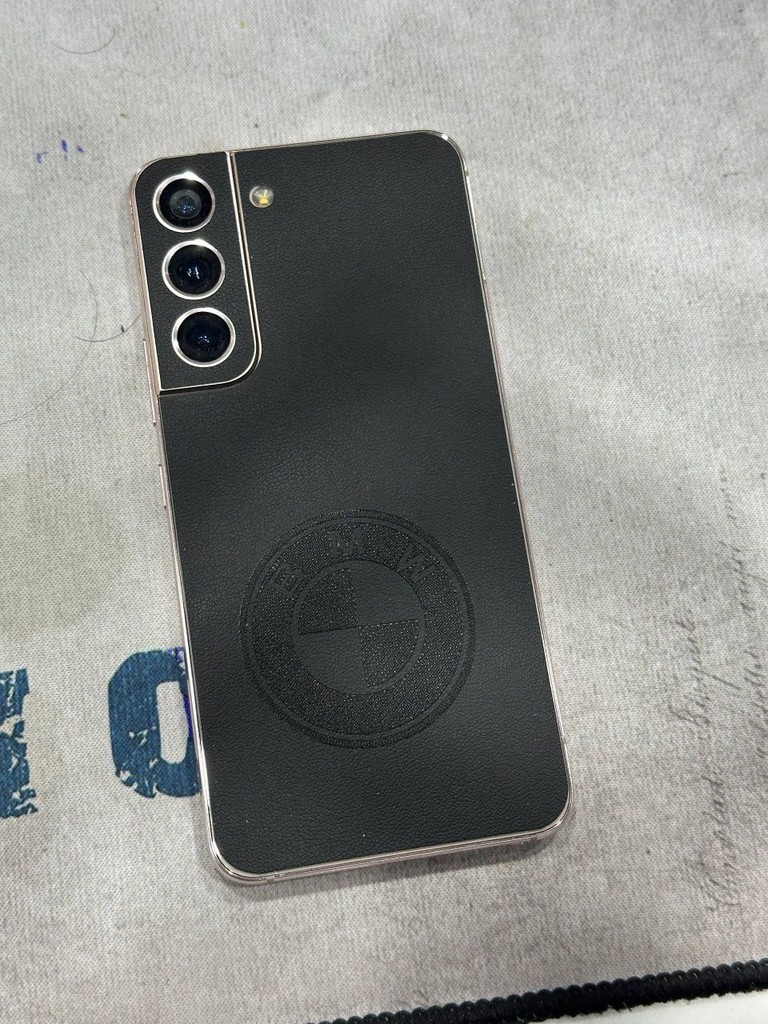 Samsung S22 5G 256GB Gold - NEW image 4