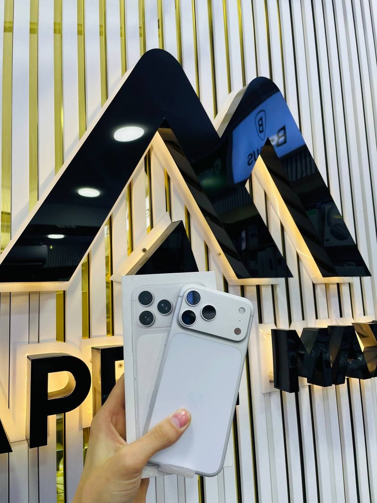 Apple 17 Pro Max 256GB - Silver, 100% batareya, 87 sikl image 1