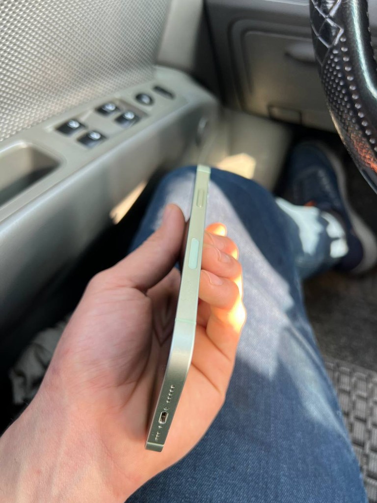 iPhone 12 - 64GB - NEW image 4