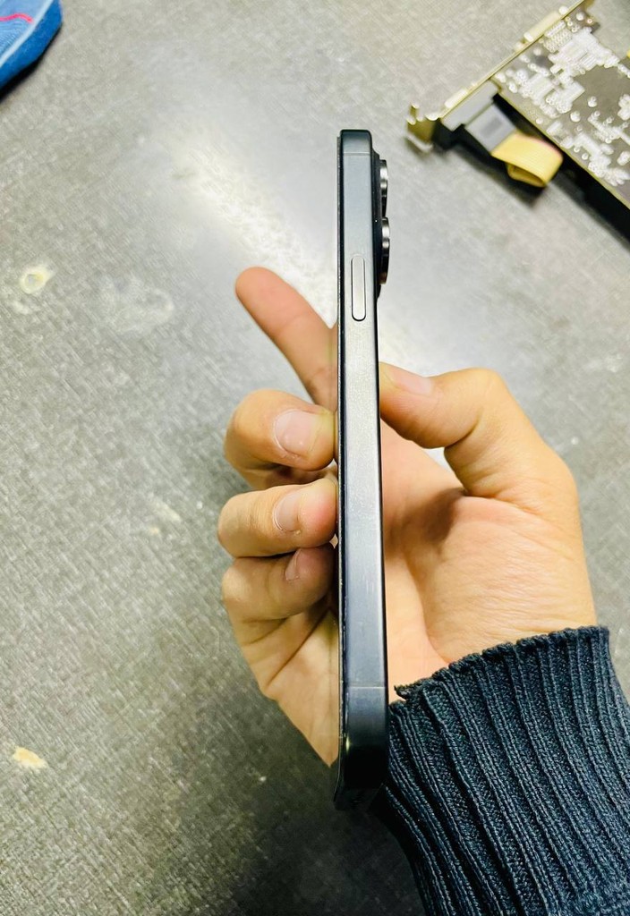 iPhone 15 Pro Max 256GB Black Titanium (LIKE_NEW) image 3