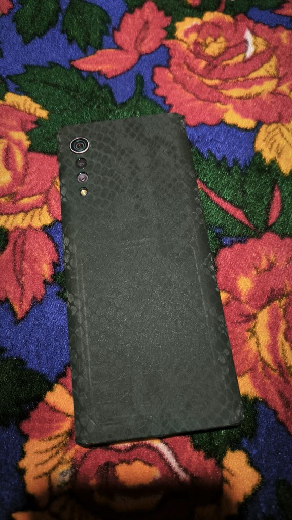 LG Velvet, 6GB RAM/128GB, 48MP kamera, 4K video, Yaxshi holatda image 3