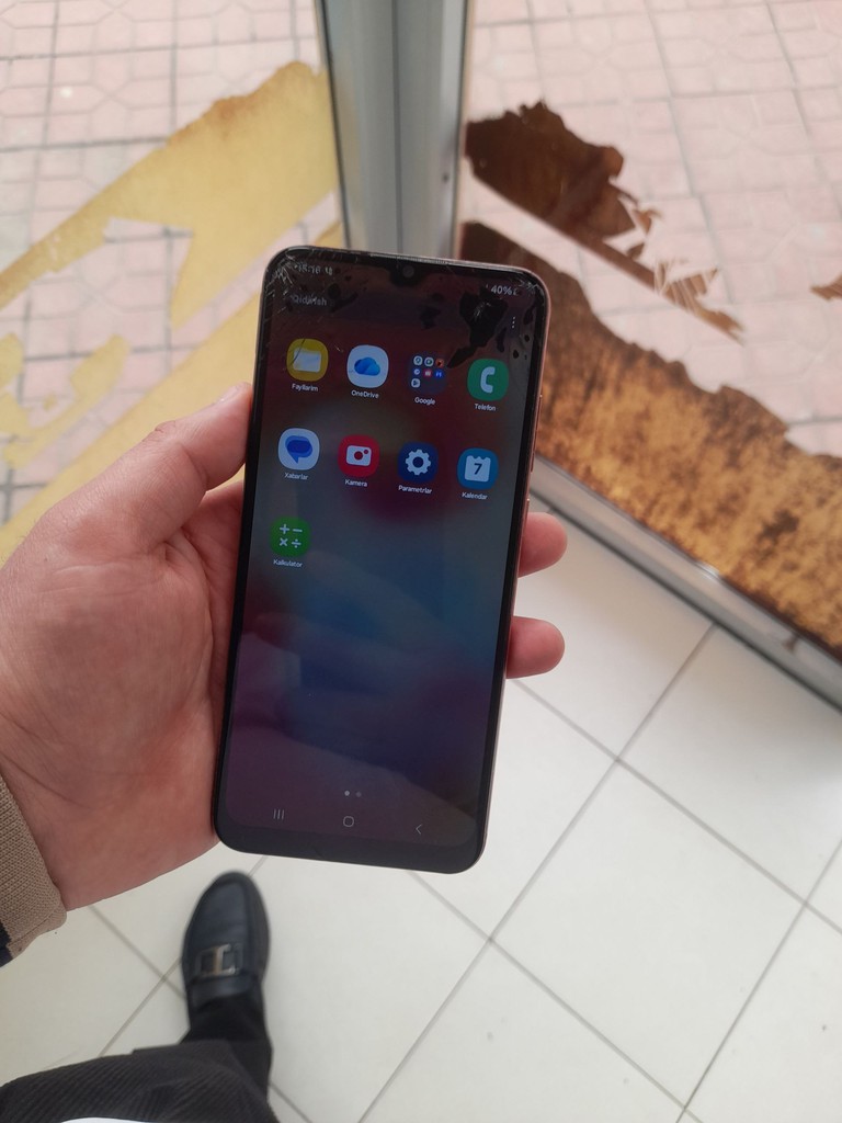 Samsung A04e, 32GB, 250min, ekranida dog'i bor, IMEI OK image 3