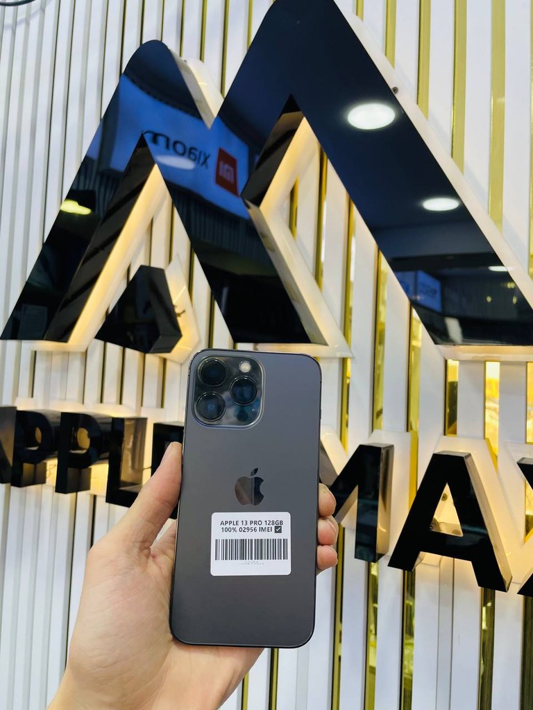 iPhone 13 Pro 128GB - Black - 100% Battery - 30 kun garanti image 1