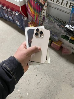 iPhone 16 Pro 256GB, 2 SIM, 90% battery, Region ZA/A — 760$