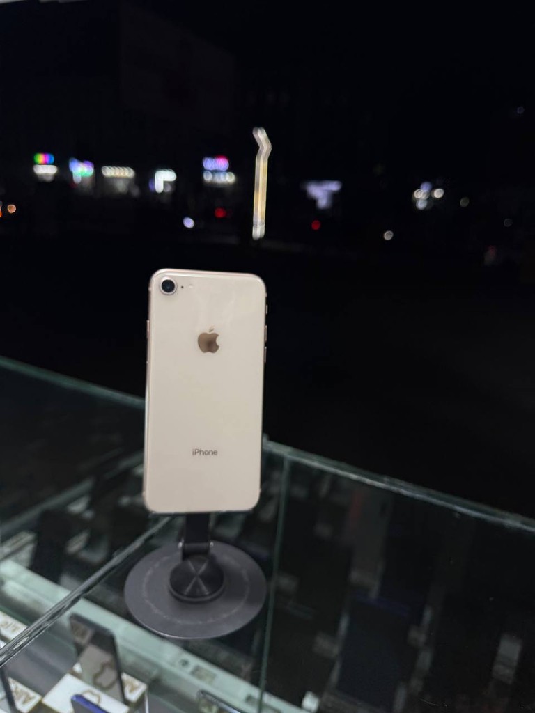 iPhone 8 64GB - ideal holat image 2