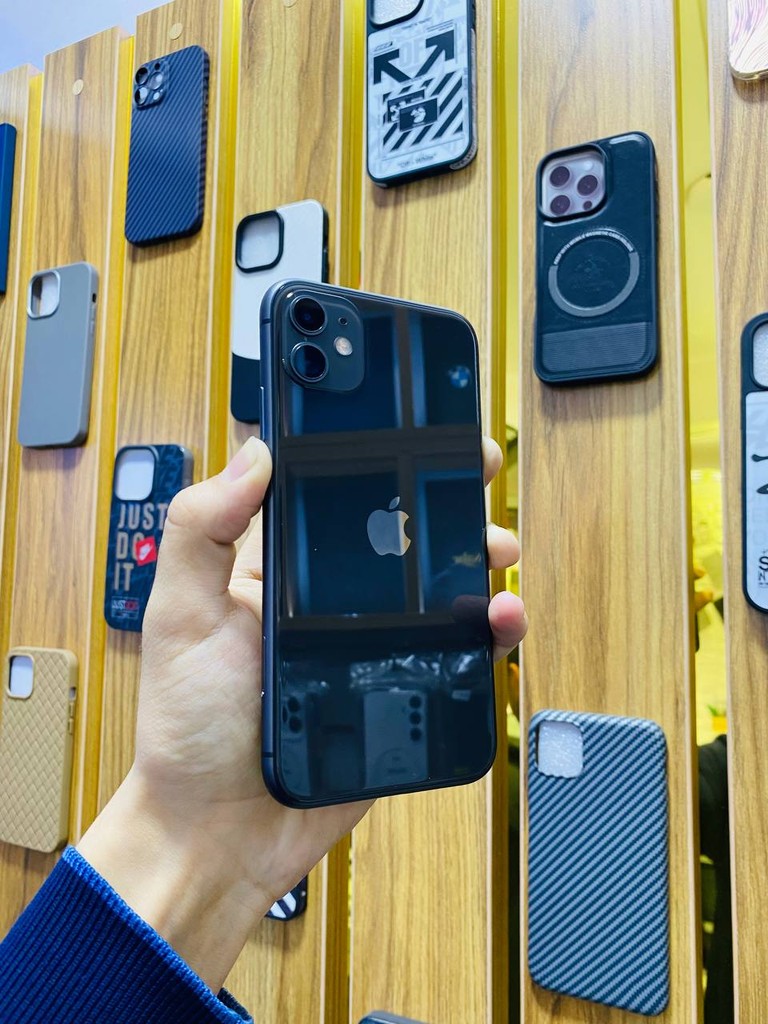 iPhone 11, 64 GB - USED, Face ID, 4K/60fps kamera, 10 kun garantiya image 1